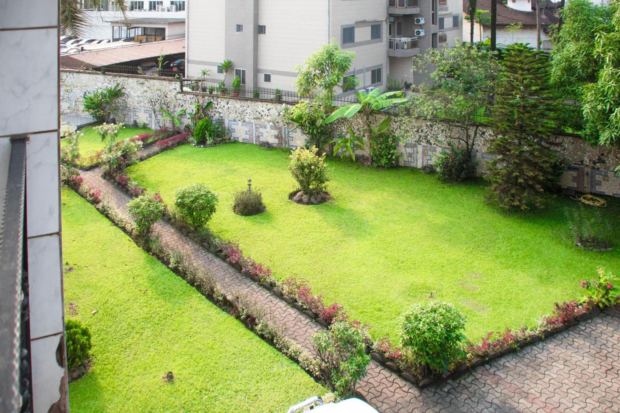 Clos D'Anthony Residence Bonanjo Douala Esterno foto