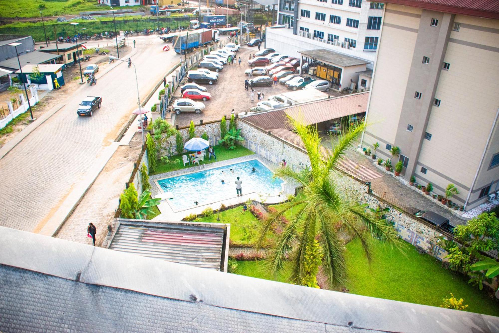 Clos D'Anthony Residence Bonanjo Douala Esterno foto